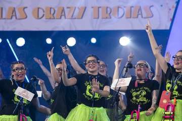 Los nietos de Sary Mánchez abren la final de murgas del Carnaval de 'Una noche en Río' (Foto TA)